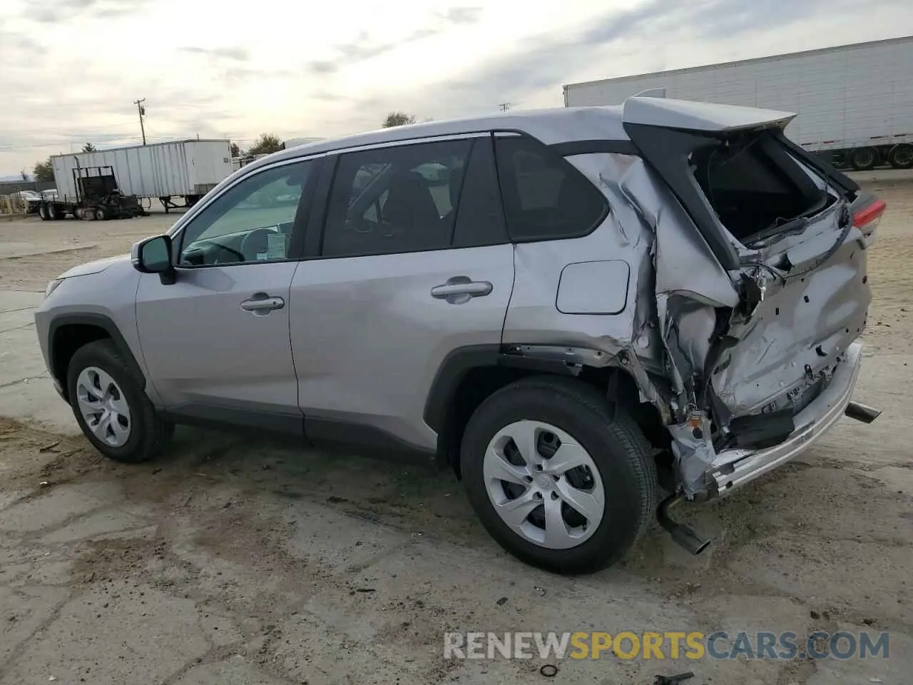 2 fotografías del automóvil dañado 2T3K1RFV8RC289507 TOYOTA RAV4 2024