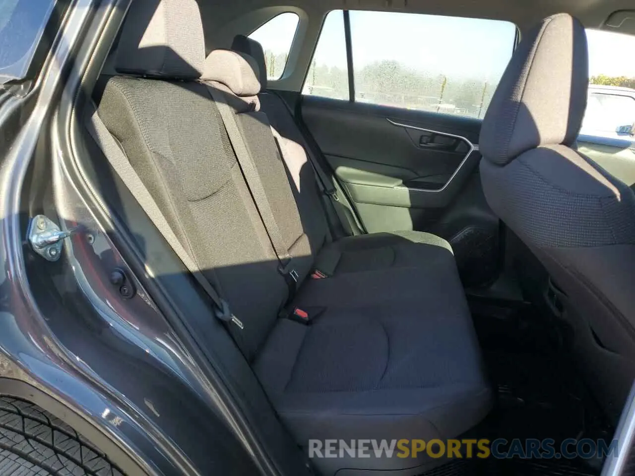 11 fotografías del automóvil dañado 2T3LWRFV5RW224635 TOYOTA RAV4 2024