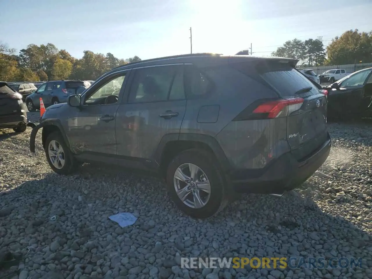 2 fotografías del automóvil dañado 2T3LWRFV5RW224635 TOYOTA RAV4 2024