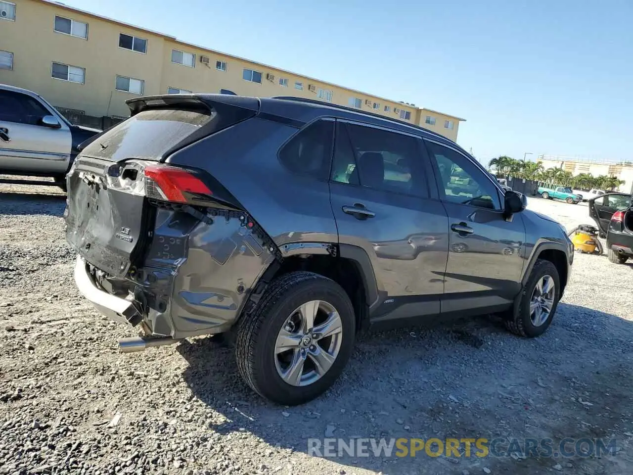 3 fotografías del automóvil dañado 2T3LWRFV6RW222702 TOYOTA RAV4 2024