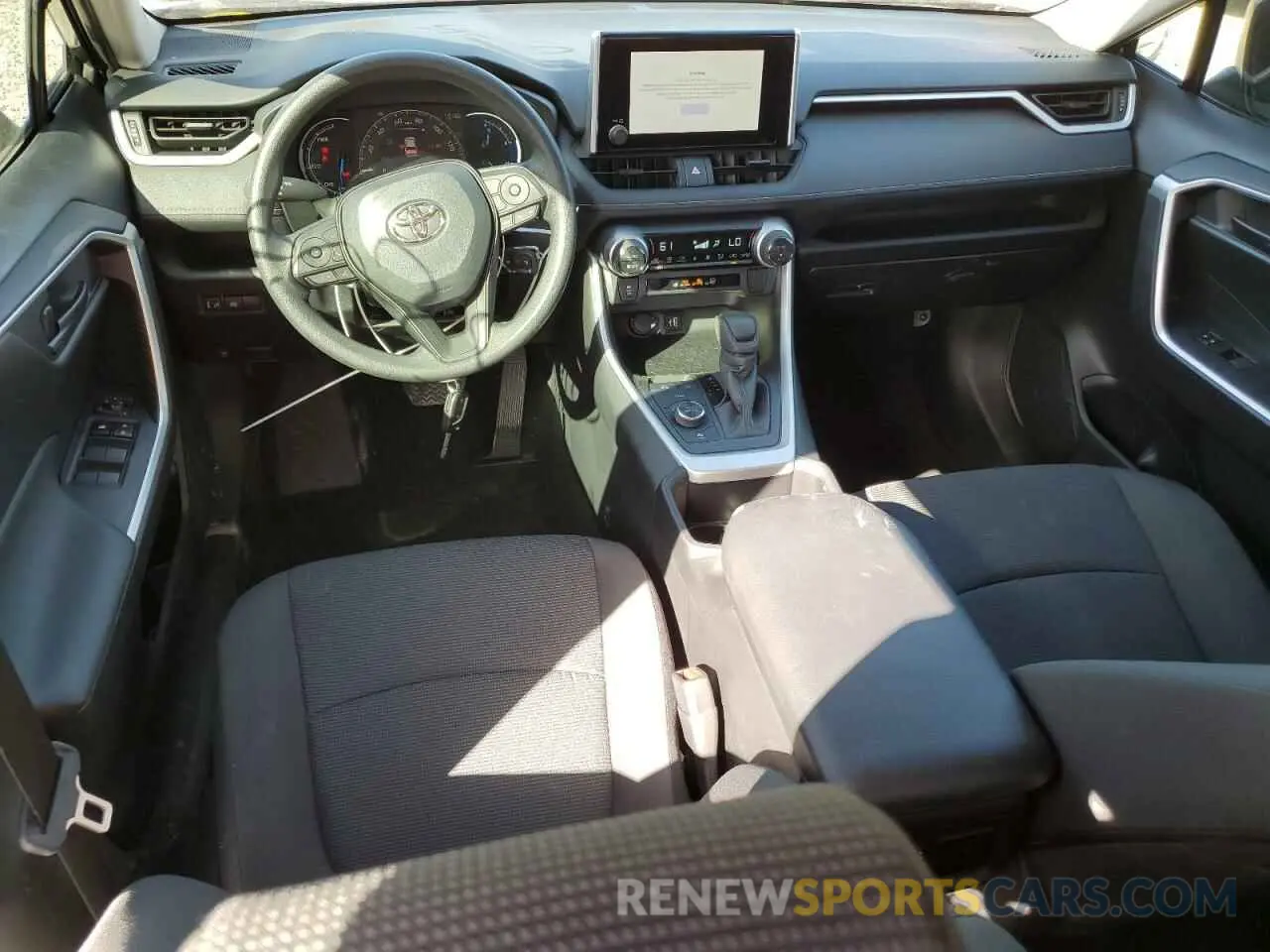 8 fotografías del automóvil dañado 2T3LWRFV6RW222702 TOYOTA RAV4 2024