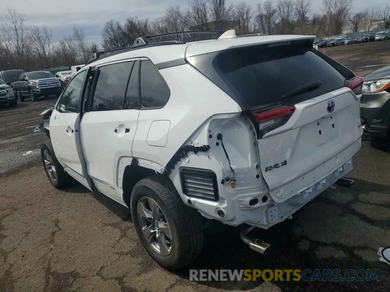 2 fotografías del automóvil dañado 2T3LWRFV7RW251108 TOYOTA RAV4 2024