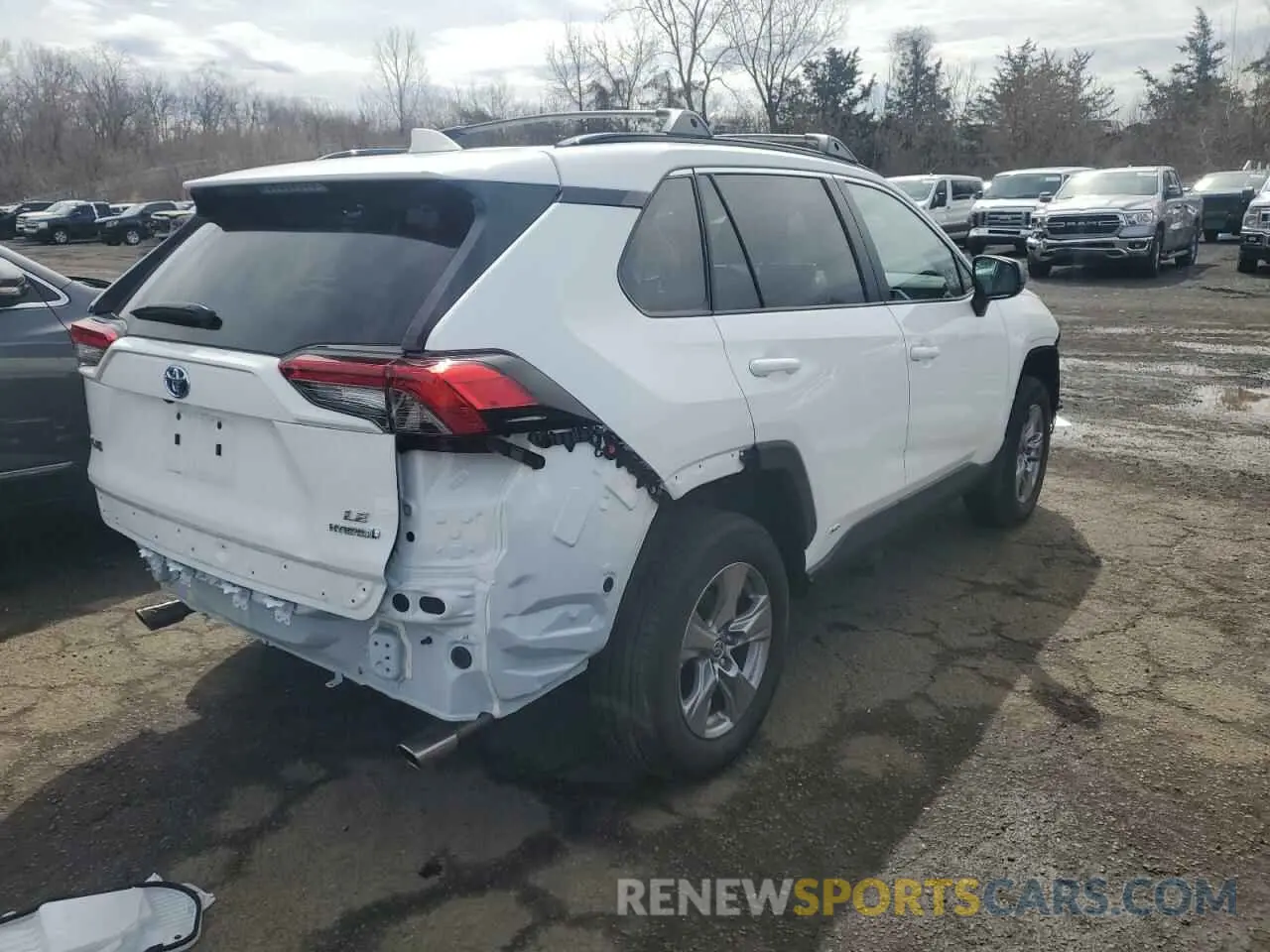 3 fotografías del automóvil dañado 2T3LWRFV7RW251108 TOYOTA RAV4 2024