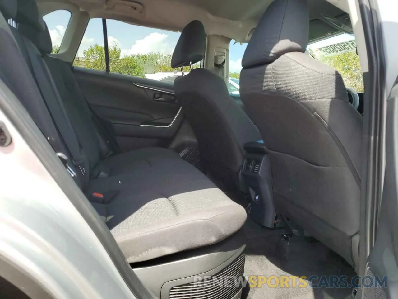 11 fotografías del automóvil dañado 2T3LWRFV8RW251277 TOYOTA RAV4 2024