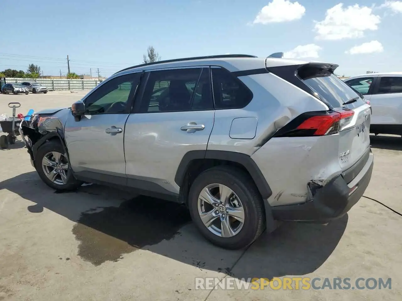 2 fotografías del automóvil dañado 2T3LWRFV8RW251277 TOYOTA RAV4 2024