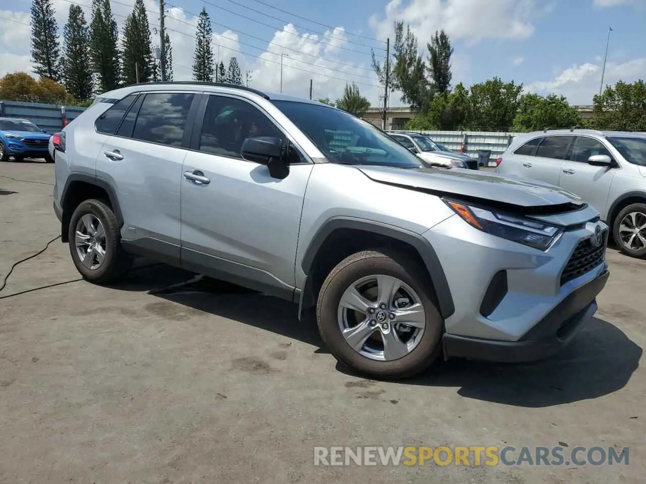 4 fotografías del automóvil dañado 2T3LWRFV8RW251277 TOYOTA RAV4 2024