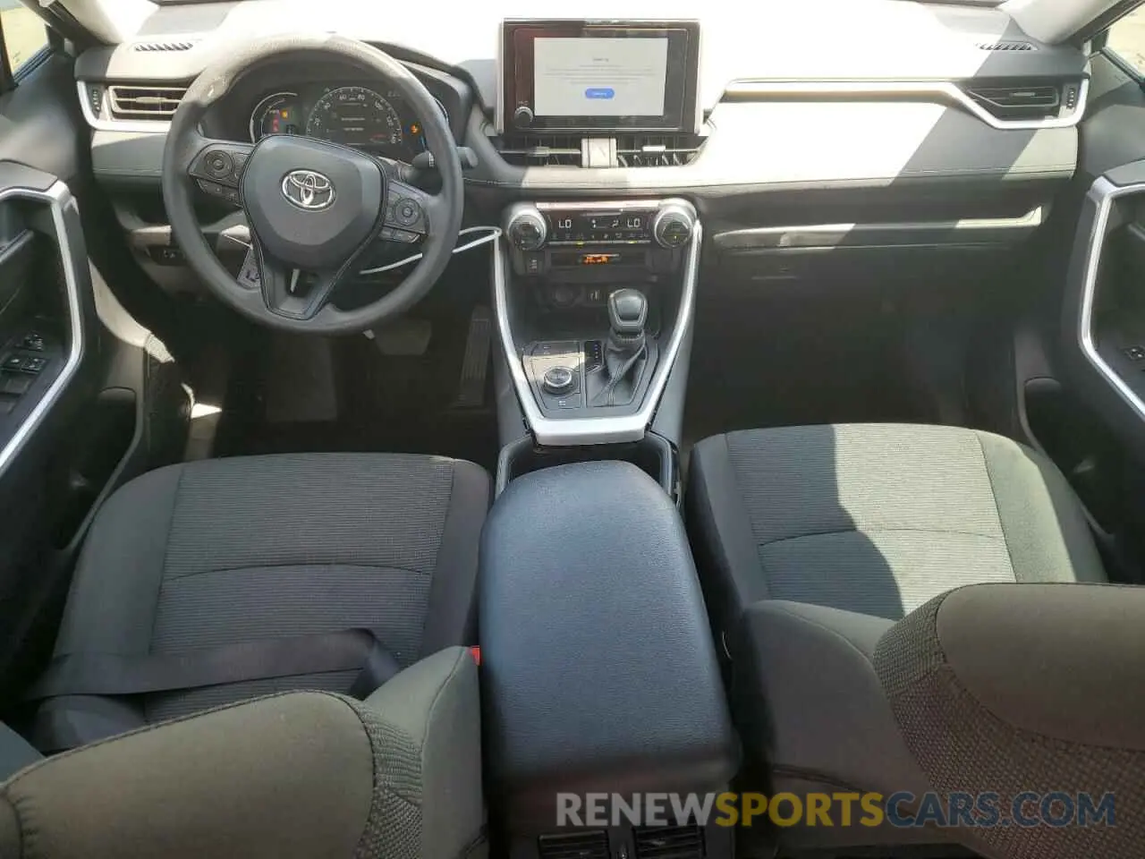 8 fotografías del automóvil dañado 2T3LWRFV8RW251277 TOYOTA RAV4 2024