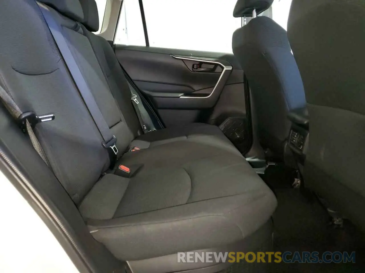 11 fotografías del automóvil dañado 2T3LWRFV9RW224184 TOYOTA RAV4 2024