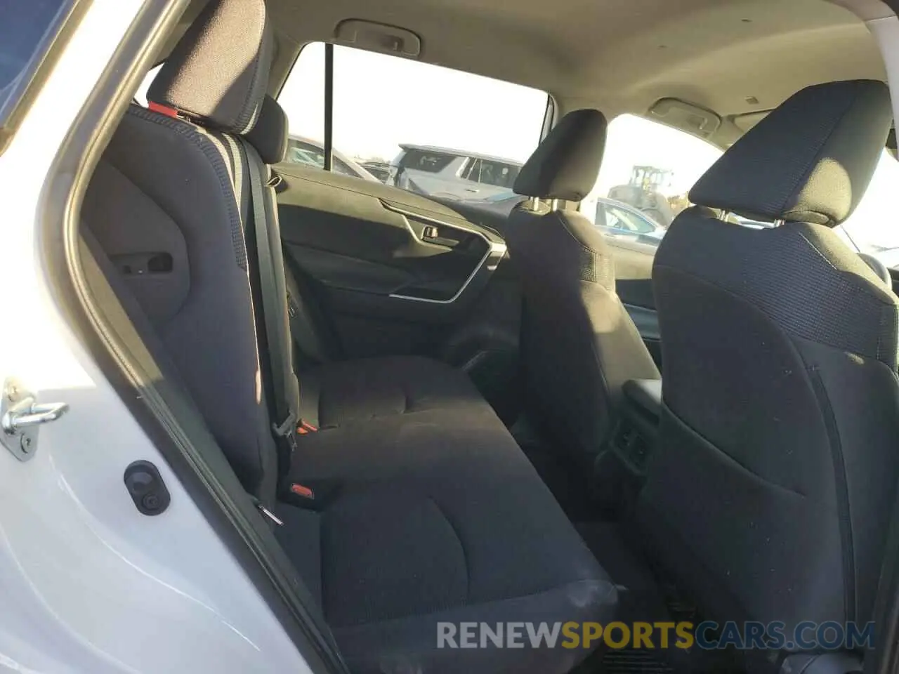 10 fotografías del automóvil dañado 2T3MWRFV9RW211598 TOYOTA RAV4 2024