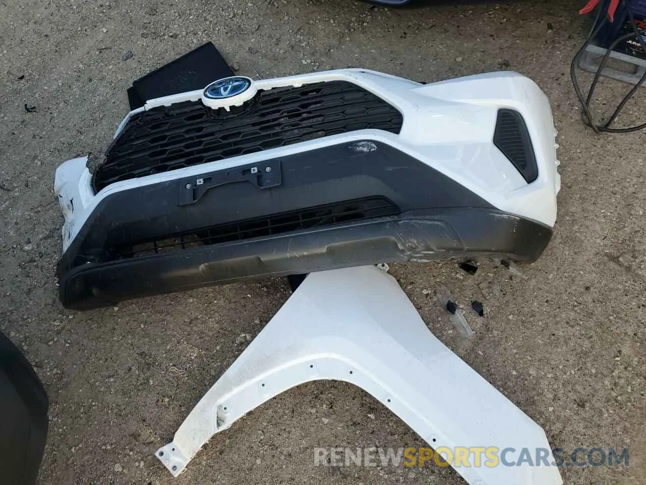 12 fotografías del automóvil dañado 2T3MWRFV9RW211598 TOYOTA RAV4 2024