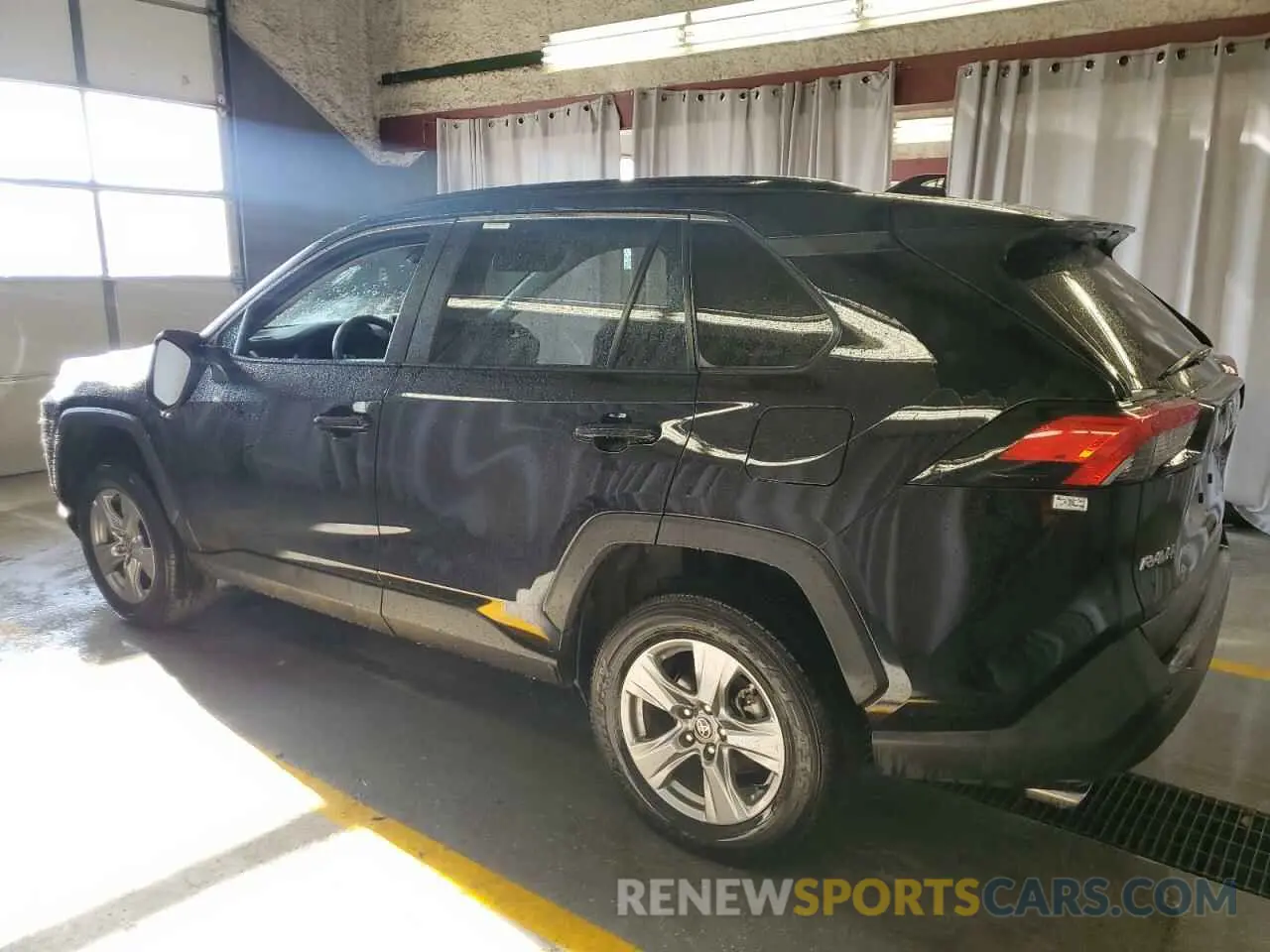 2 fotografías del automóvil dañado 2T3P1RFV0RC411962 TOYOTA RAV4 2024