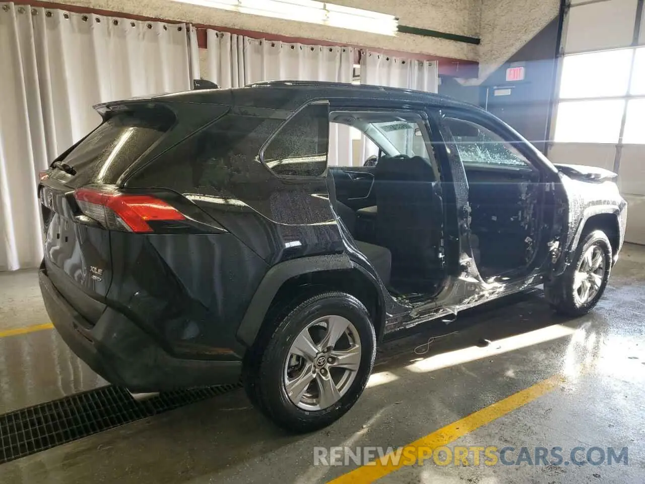 3 fotografías del automóvil dañado 2T3P1RFV0RC411962 TOYOTA RAV4 2024