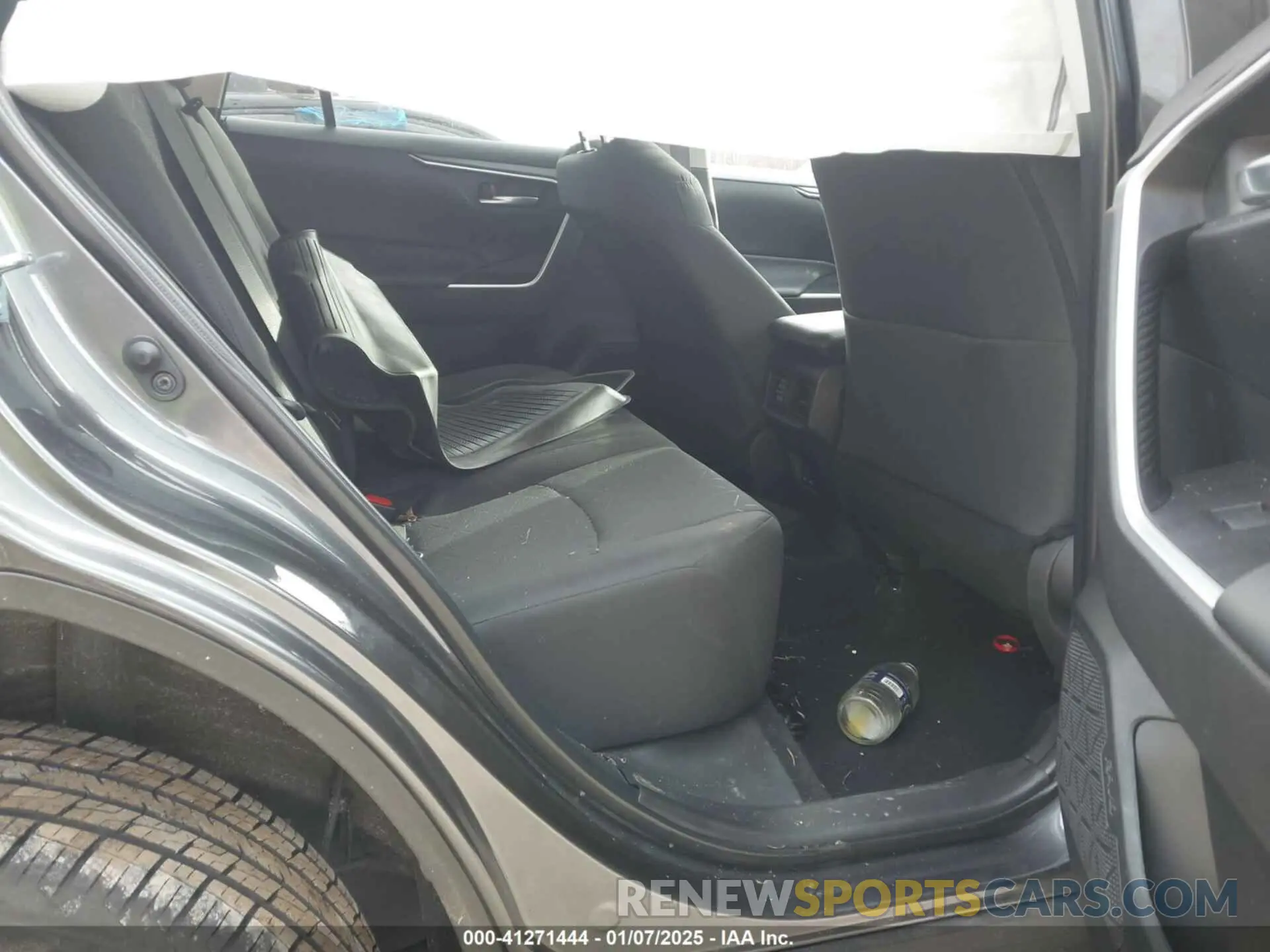 8 fotografías del automóvil dañado 2T3P1RFV0RC419561 TOYOTA RAV4 2024