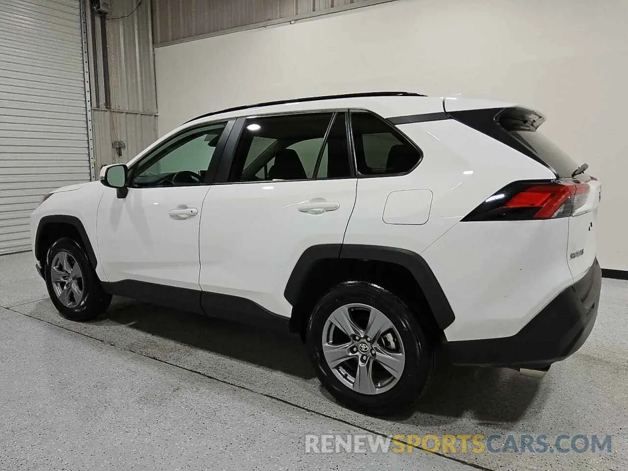 2 fotografías del automóvil dañado 2T3P1RFV0RW437959 TOYOTA RAV4 2024
