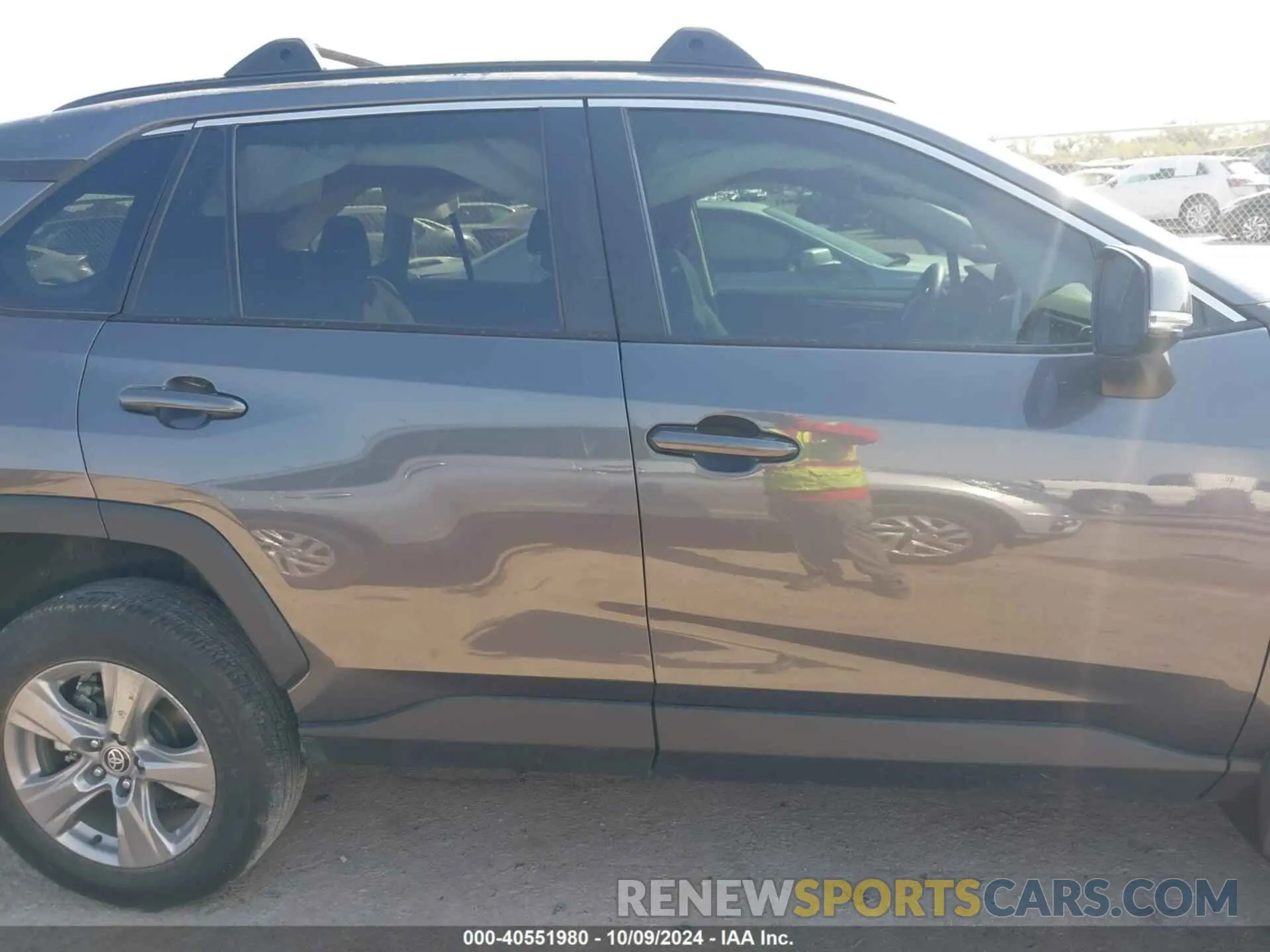 13 fotografías del automóvil dañado 2T3P1RFV4RC414850 TOYOTA RAV4 2024