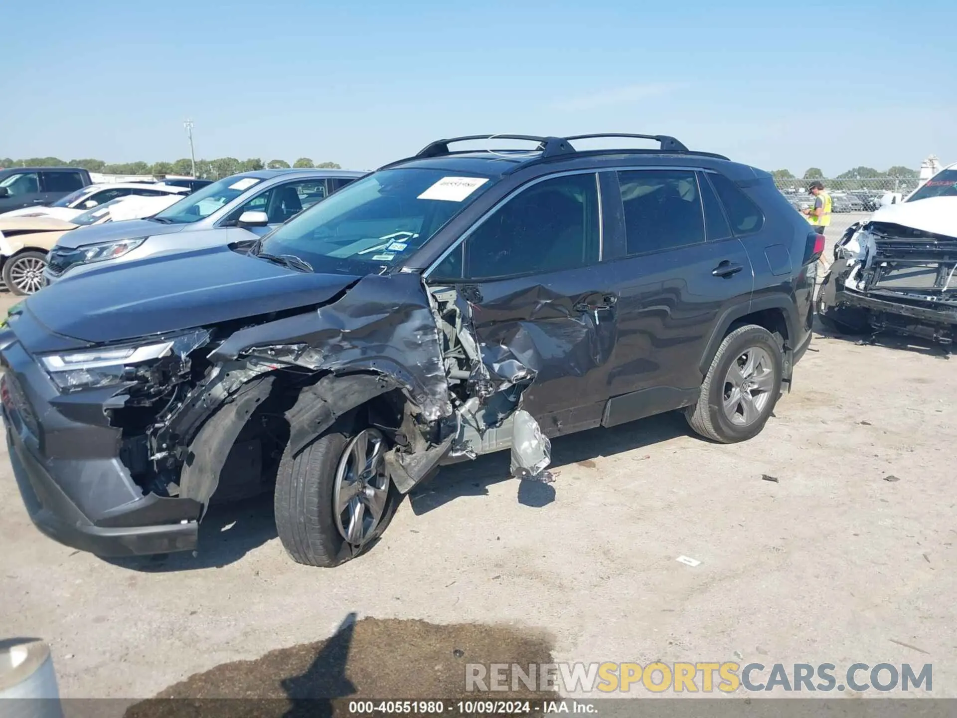 2 fotografías del automóvil dañado 2T3P1RFV4RC414850 TOYOTA RAV4 2024