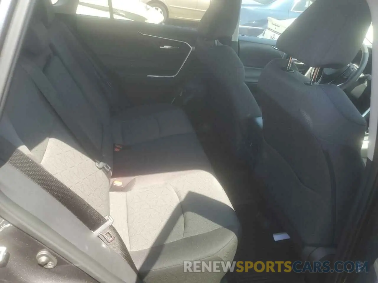 10 fotografías del automóvil dañado 2T3P1RFV6RC410329 TOYOTA RAV4 2024