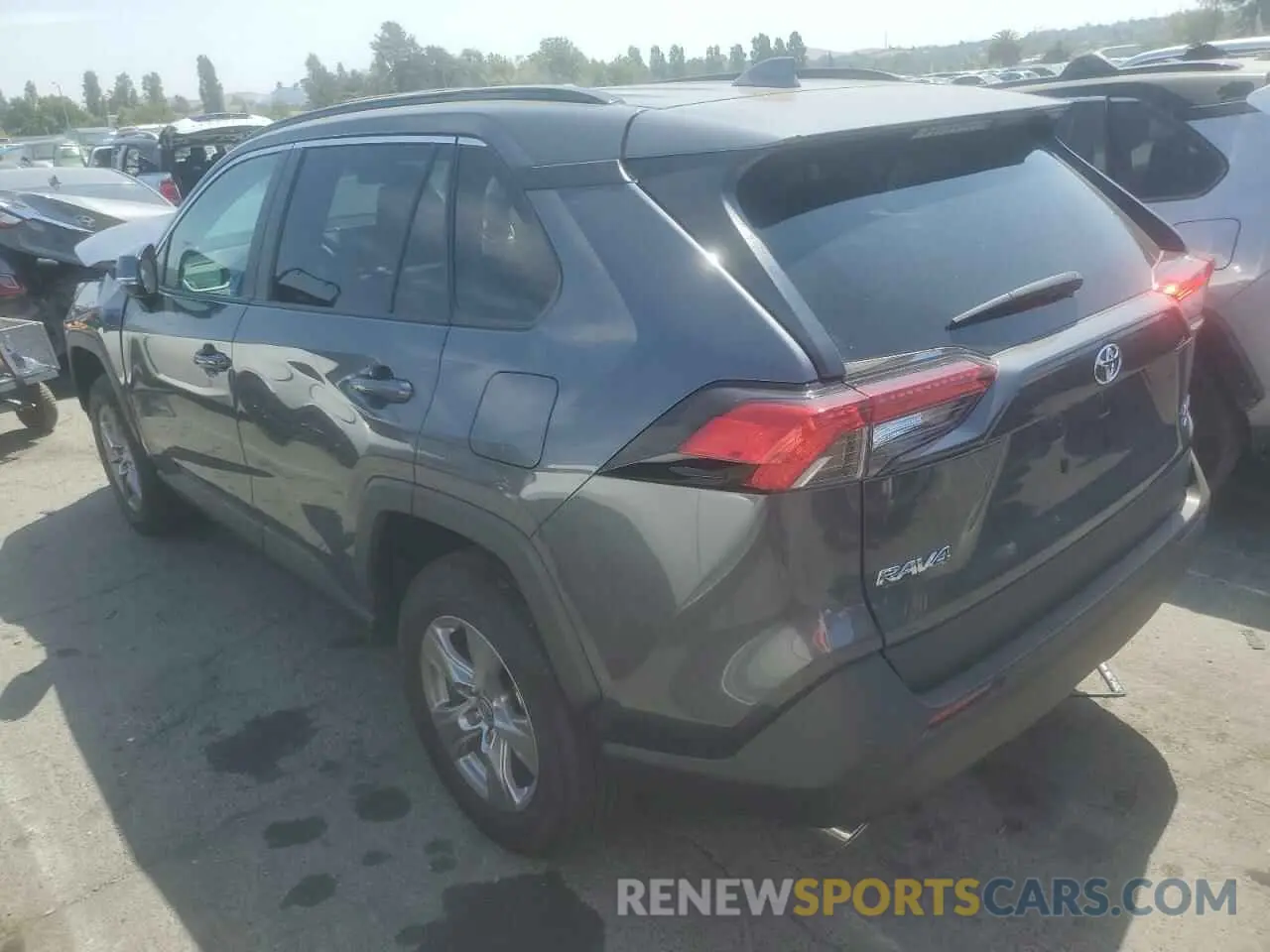 2 fotografías del automóvil dañado 2T3P1RFV6RC410329 TOYOTA RAV4 2024
