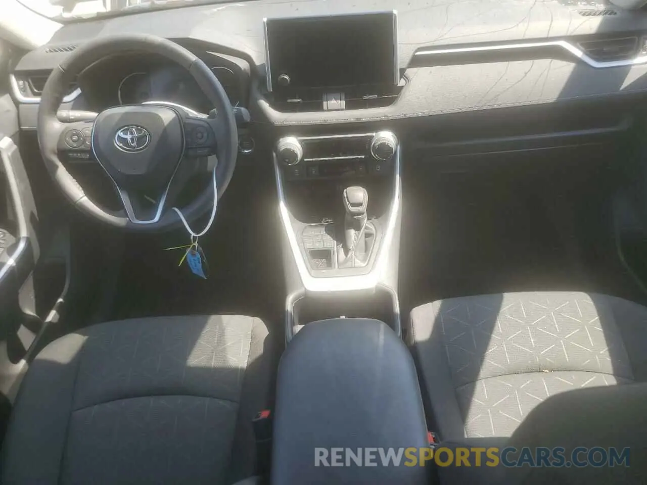 8 fotografías del automóvil dañado 2T3P1RFV6RC410329 TOYOTA RAV4 2024