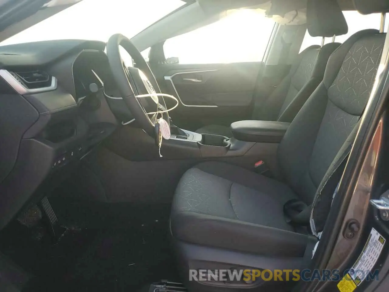 7 fotografías del automóvil dañado 2T3P1RFV6RW465359 TOYOTA RAV4 2024