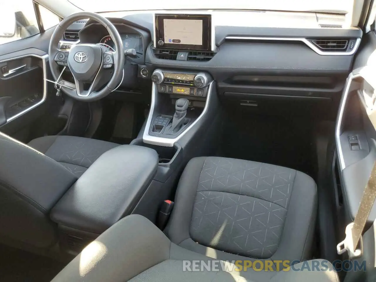 8 fotografías del automóvil dañado 2T3P1RFV7RC444778 TOYOTA RAV4 2024