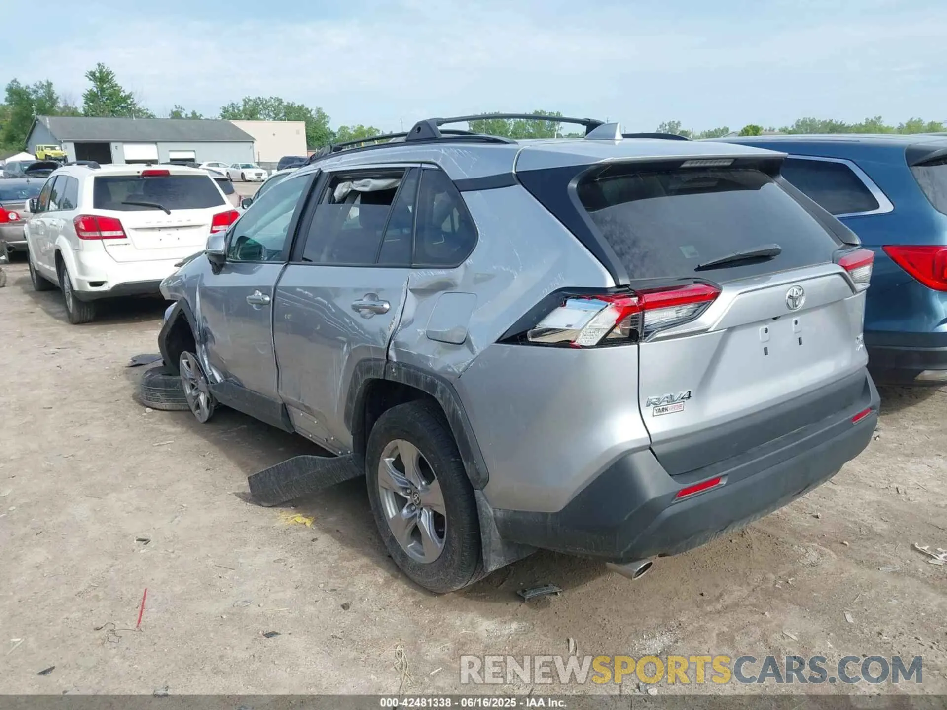 12 fotografías del automóvil dañado 2T3P1RFV8RC433921 TOYOTA RAV4 2024