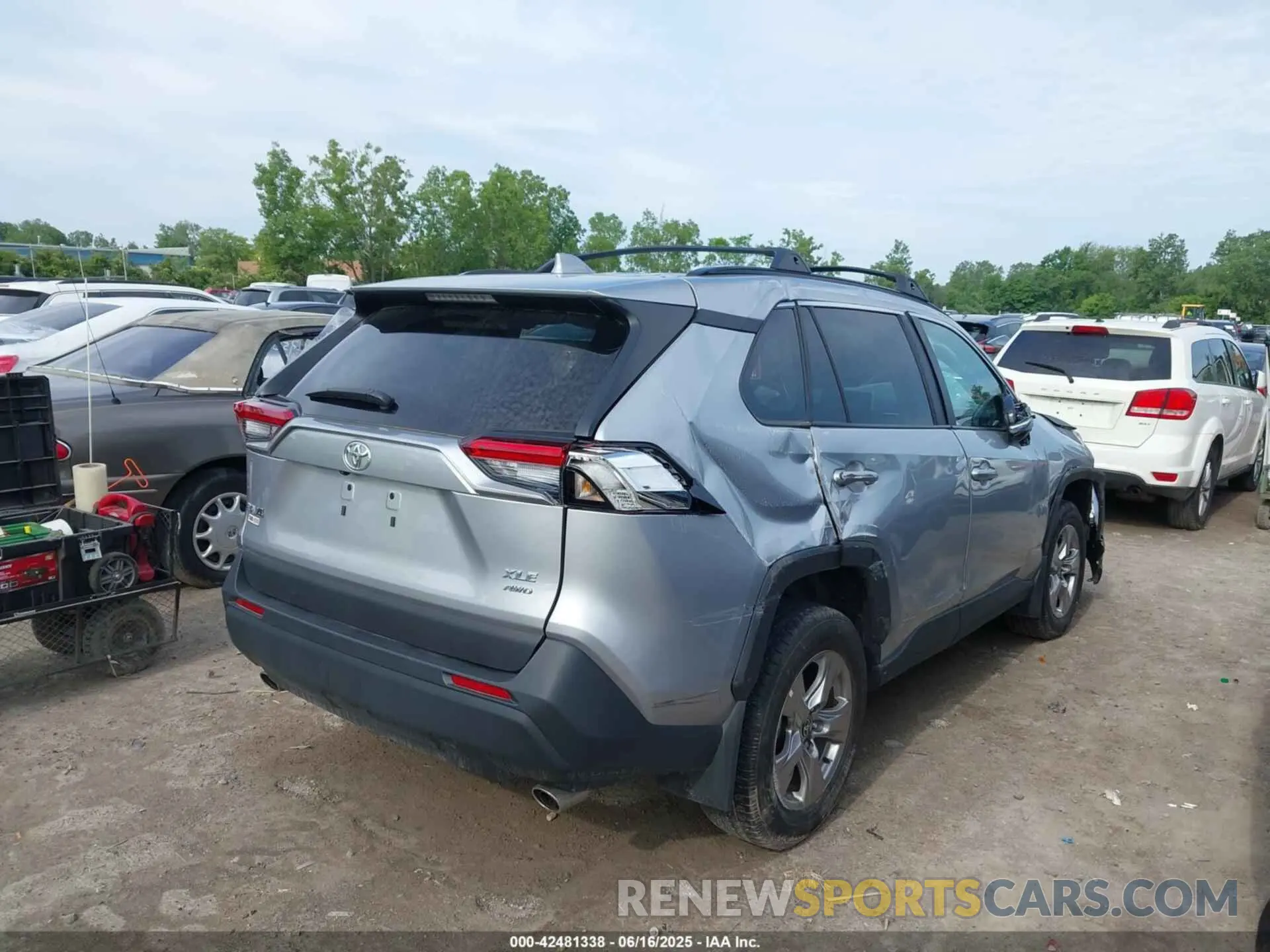 4 fotografías del automóvil dañado 2T3P1RFV8RC433921 TOYOTA RAV4 2024