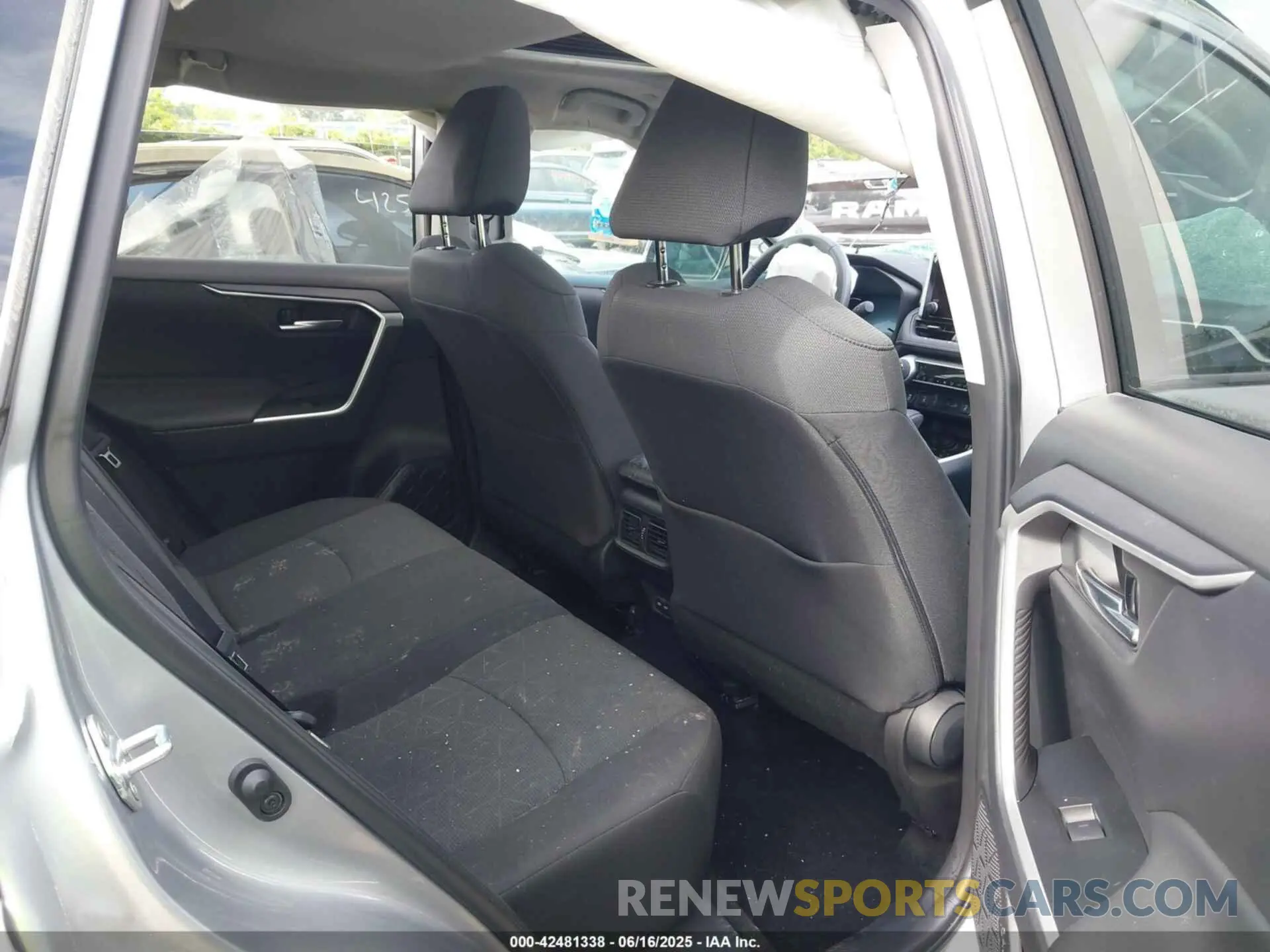 8 fotografías del automóvil dañado 2T3P1RFV8RC433921 TOYOTA RAV4 2024