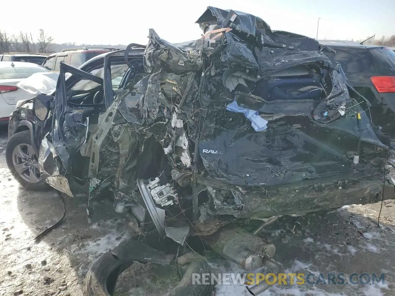 2 fotografías del automóvil dañado 2T3P1RFV8RW472913 TOYOTA RAV4 2024