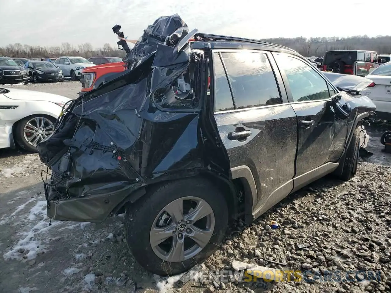 3 fotografías del automóvil dañado 2T3P1RFV8RW472913 TOYOTA RAV4 2024