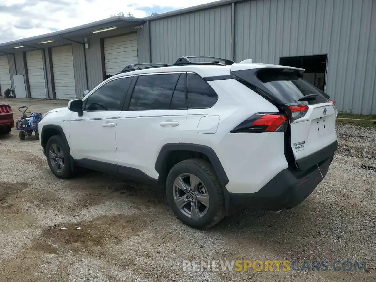 2 fotografías del automóvil dañado 2T3P1RFVXRC416361 TOYOTA RAV4 2024