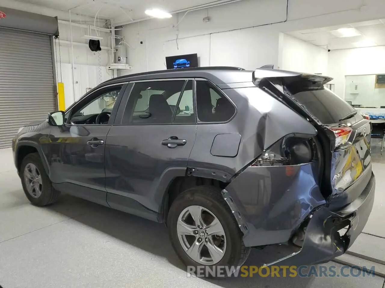 2 fotografías del automóvil dañado 2T3P1RFVXRW417749 TOYOTA RAV4 2024