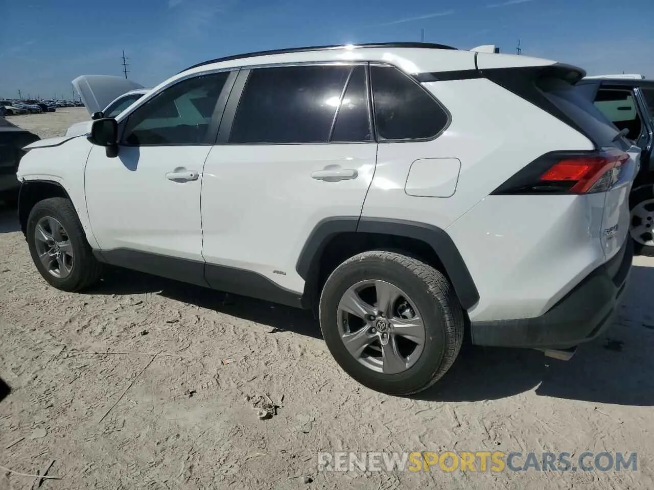 2 fotografías del automóvil dañado 2T3RWRFV1RW237618 TOYOTA RAV4 2024