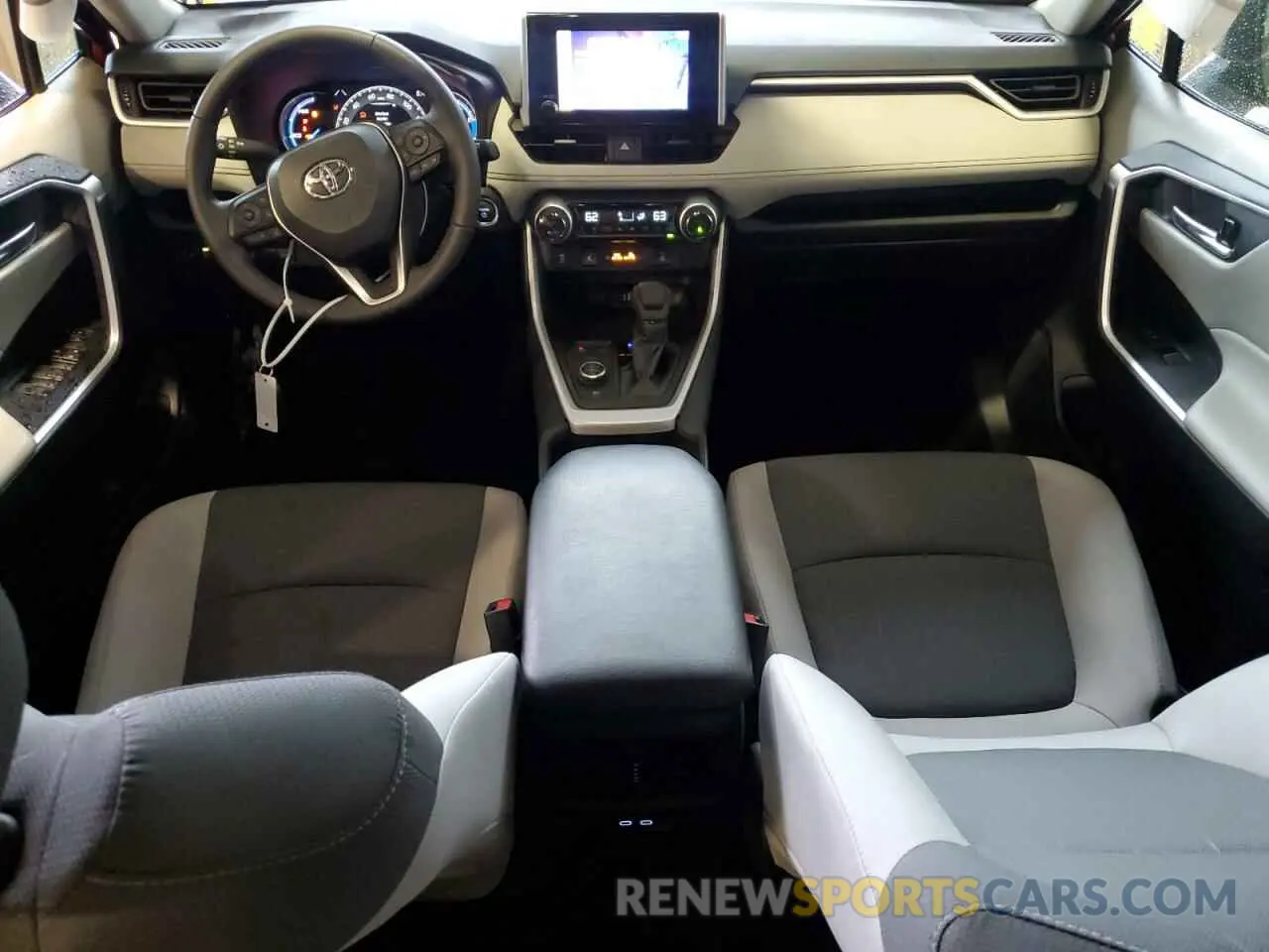 8 fotografías del automóvil dañado 2T3RWRFV7RW250745 TOYOTA RAV4 2024