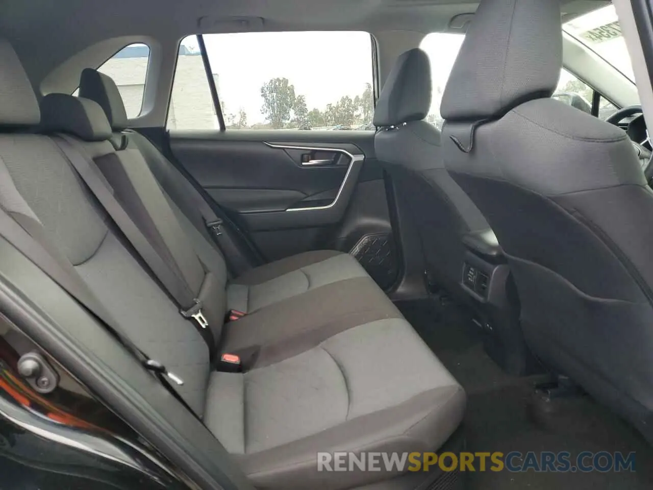 11 fotografías del automóvil dañado 2T3RWRFV9RW228584 TOYOTA RAV4 2024
