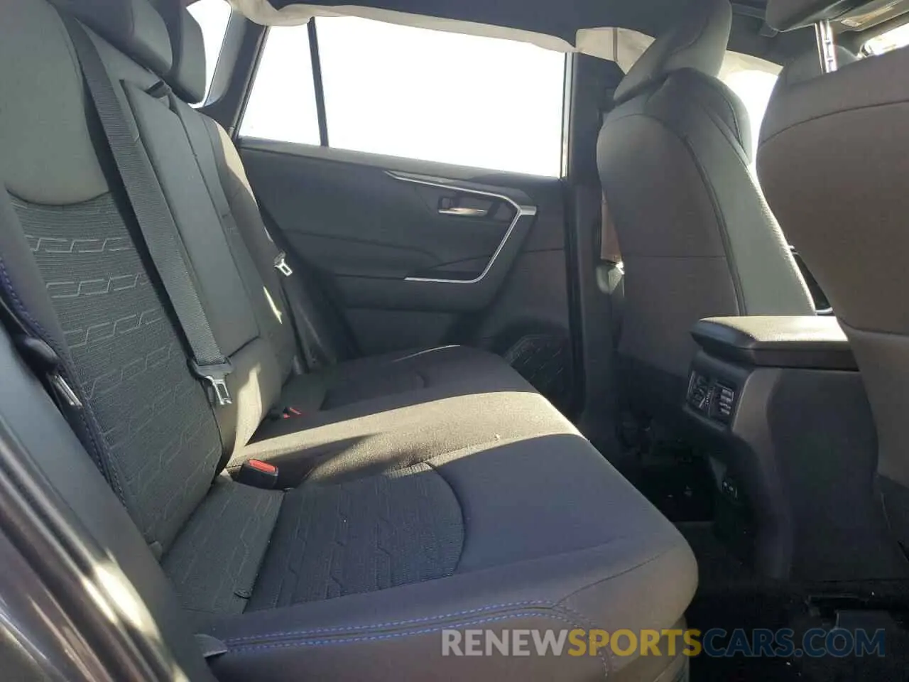 10 fotografías del automóvil dañado 2T3T6RFV4RW069298 TOYOTA RAV4 2024