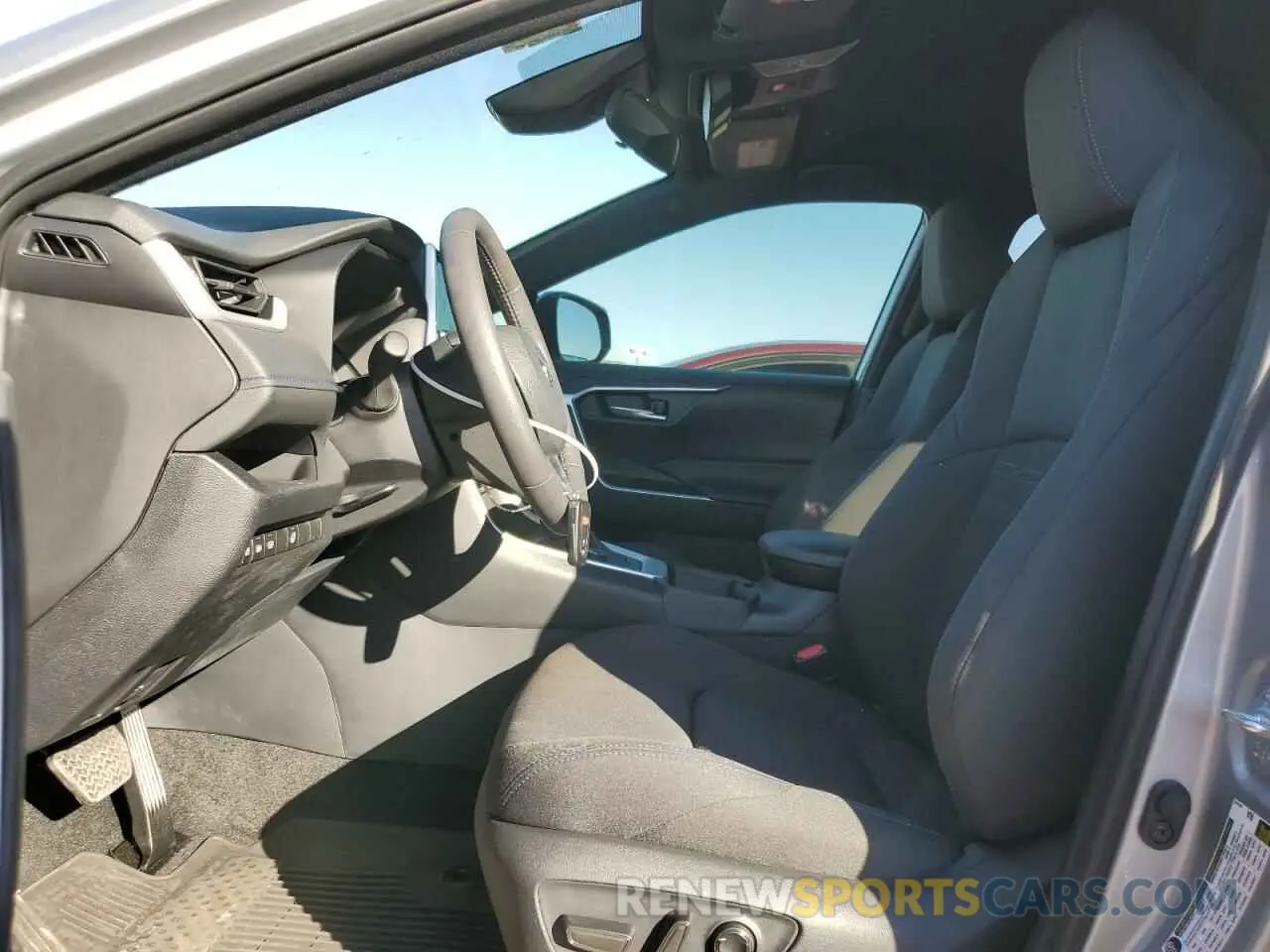 7 fotografías del automóvil dañado 2T3T6RFV8RW075699 TOYOTA RAV4 2024