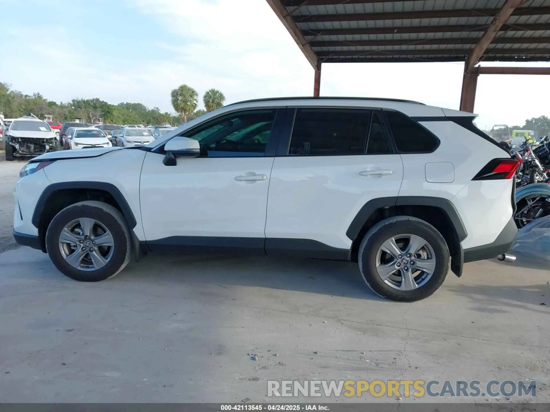 14 fotografías del automóvil dañado 2T3W1RFV1RC253885 TOYOTA RAV4 2024