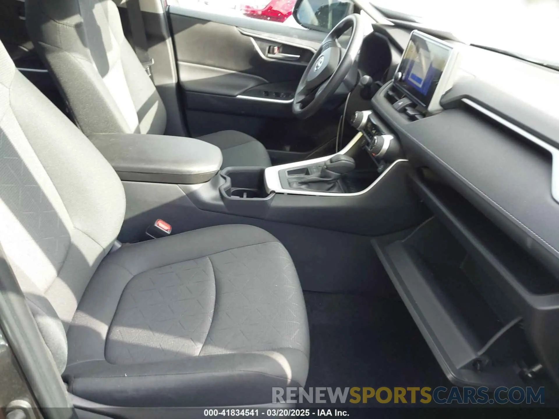5 fotografías del automóvil dañado 2T3W1RFV1RC301935 TOYOTA RAV4 2024