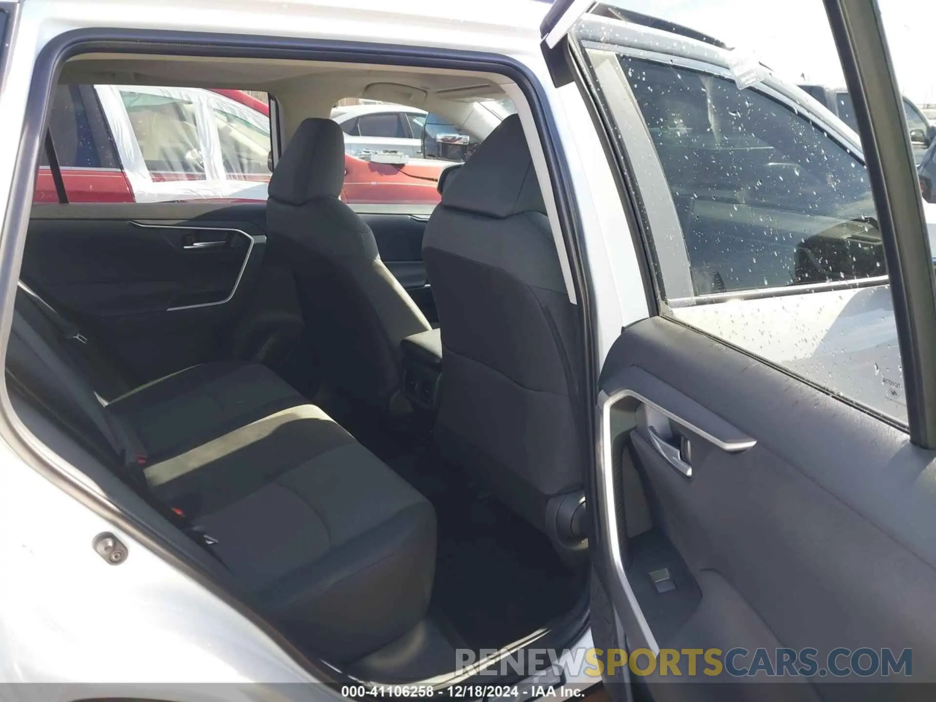 8 fotografías del automóvil dañado 2T3W1RFV1RW361146 TOYOTA RAV4 2024