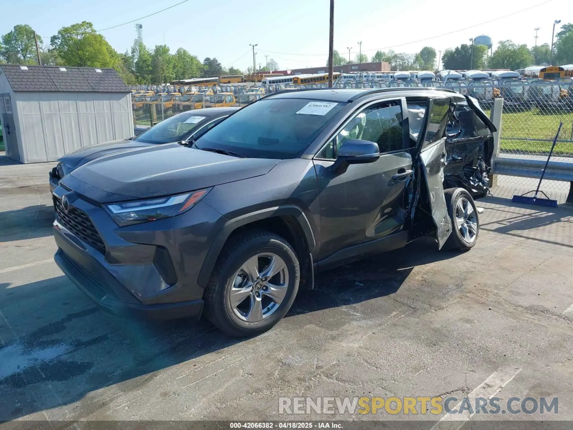 2 fotografías del automóvil dañado 2T3W1RFV2RC267844 TOYOTA RAV4 2024