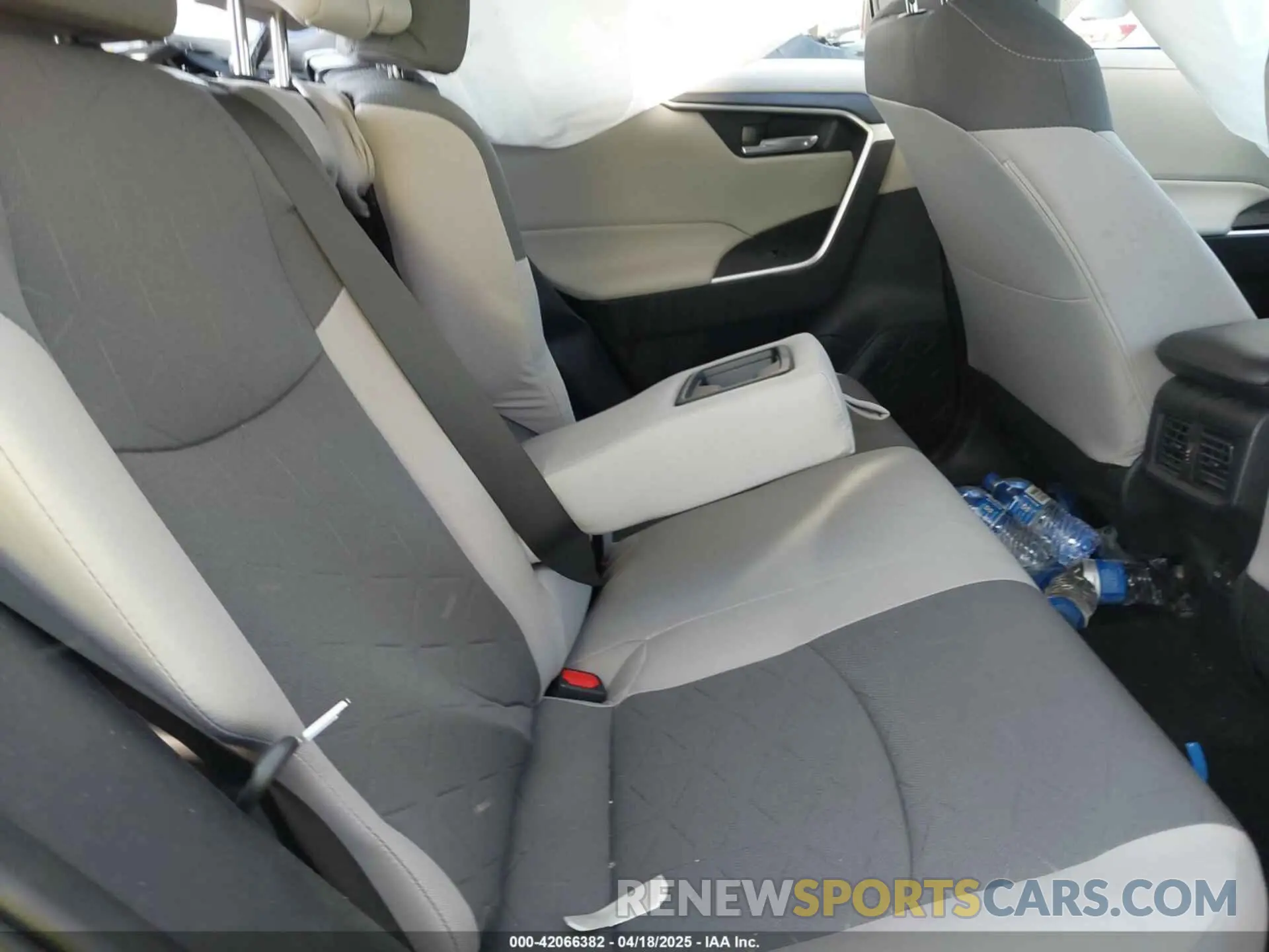 8 fotografías del automóvil dañado 2T3W1RFV2RC267844 TOYOTA RAV4 2024