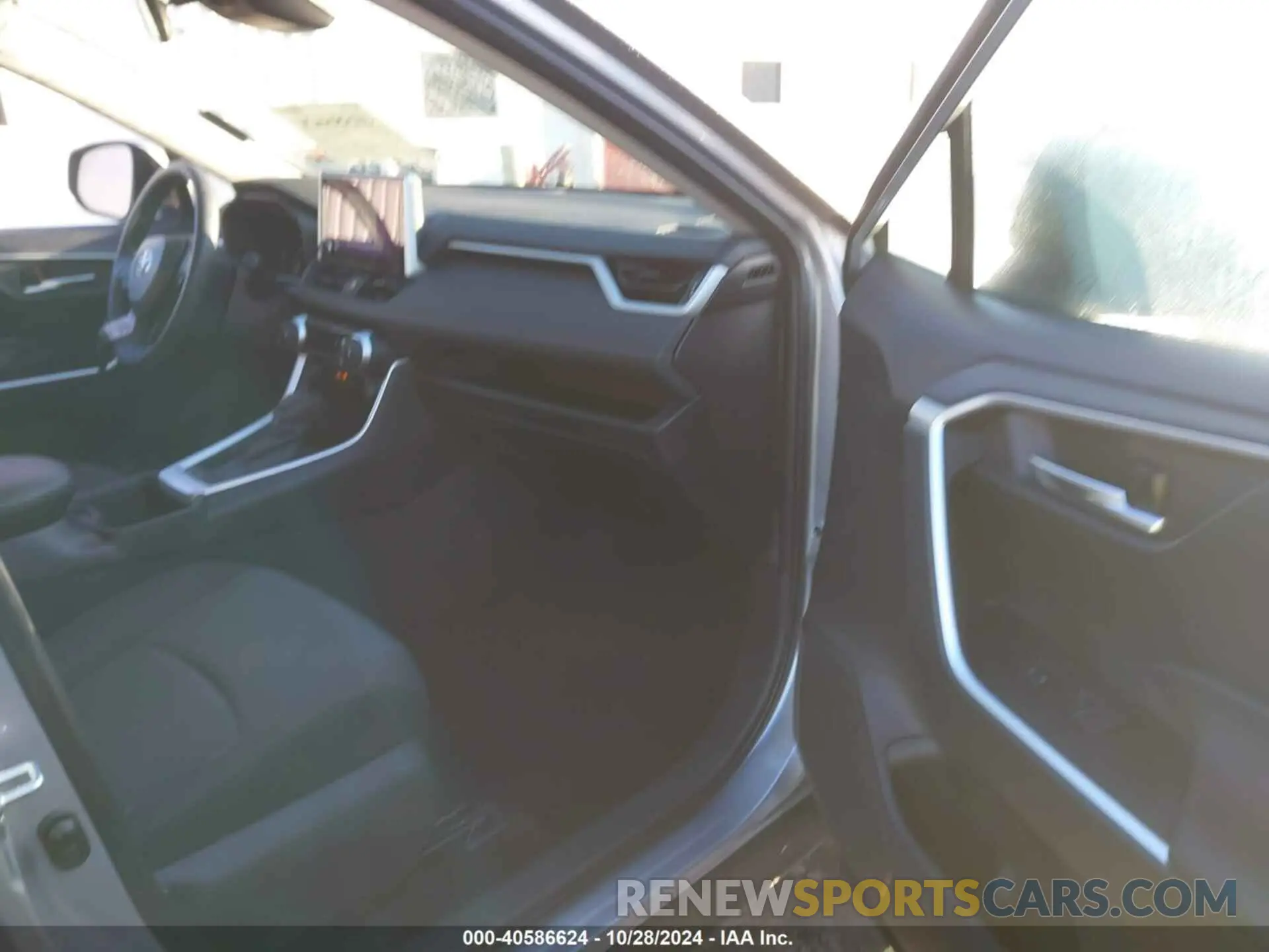 5 fotografías del automóvil dañado 2T3W1RFV2RC283865 TOYOTA RAV4 2024