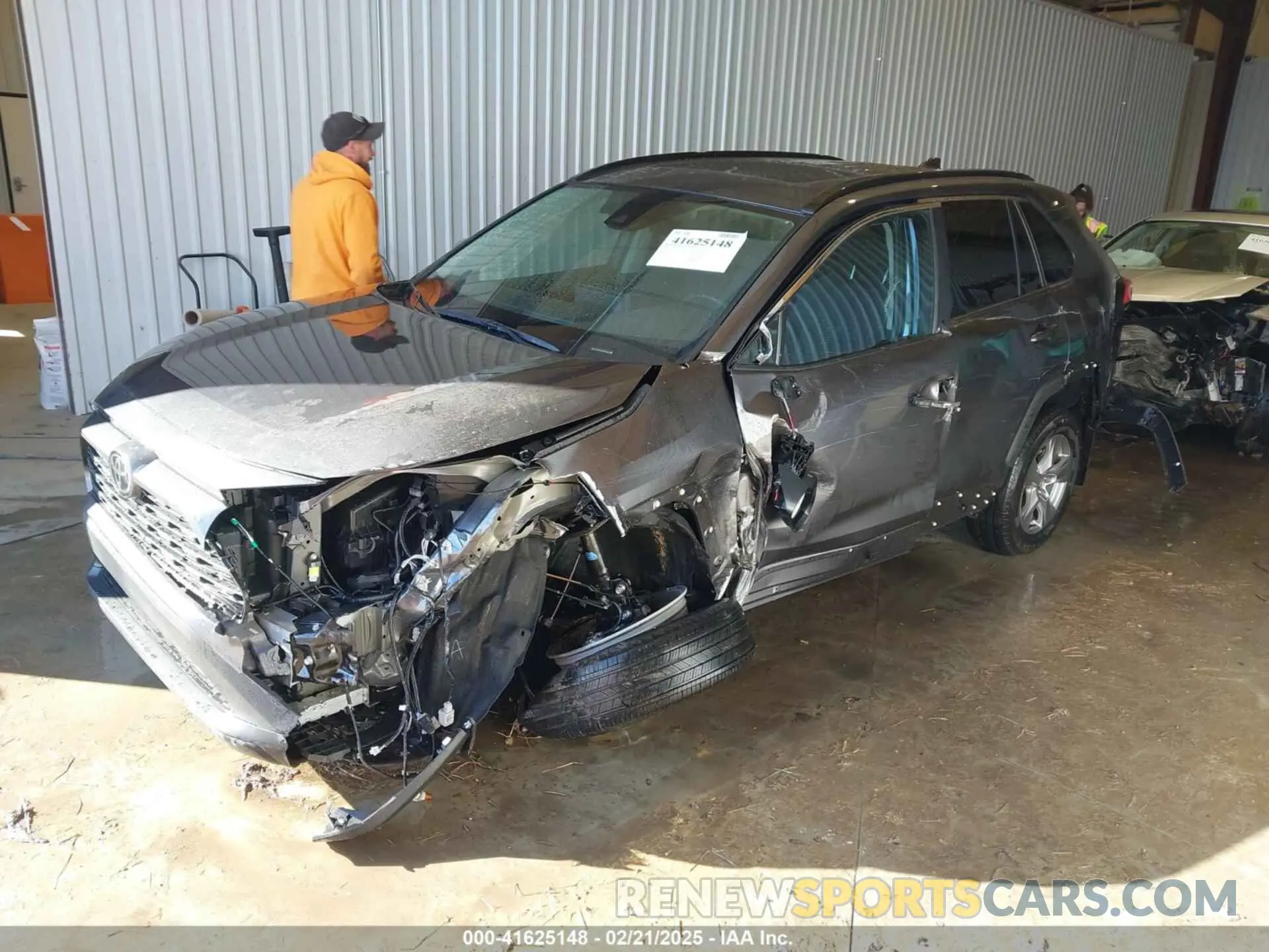 2 fotografías del automóvil dañado 2T3W1RFV2RC298558 TOYOTA RAV4 2024