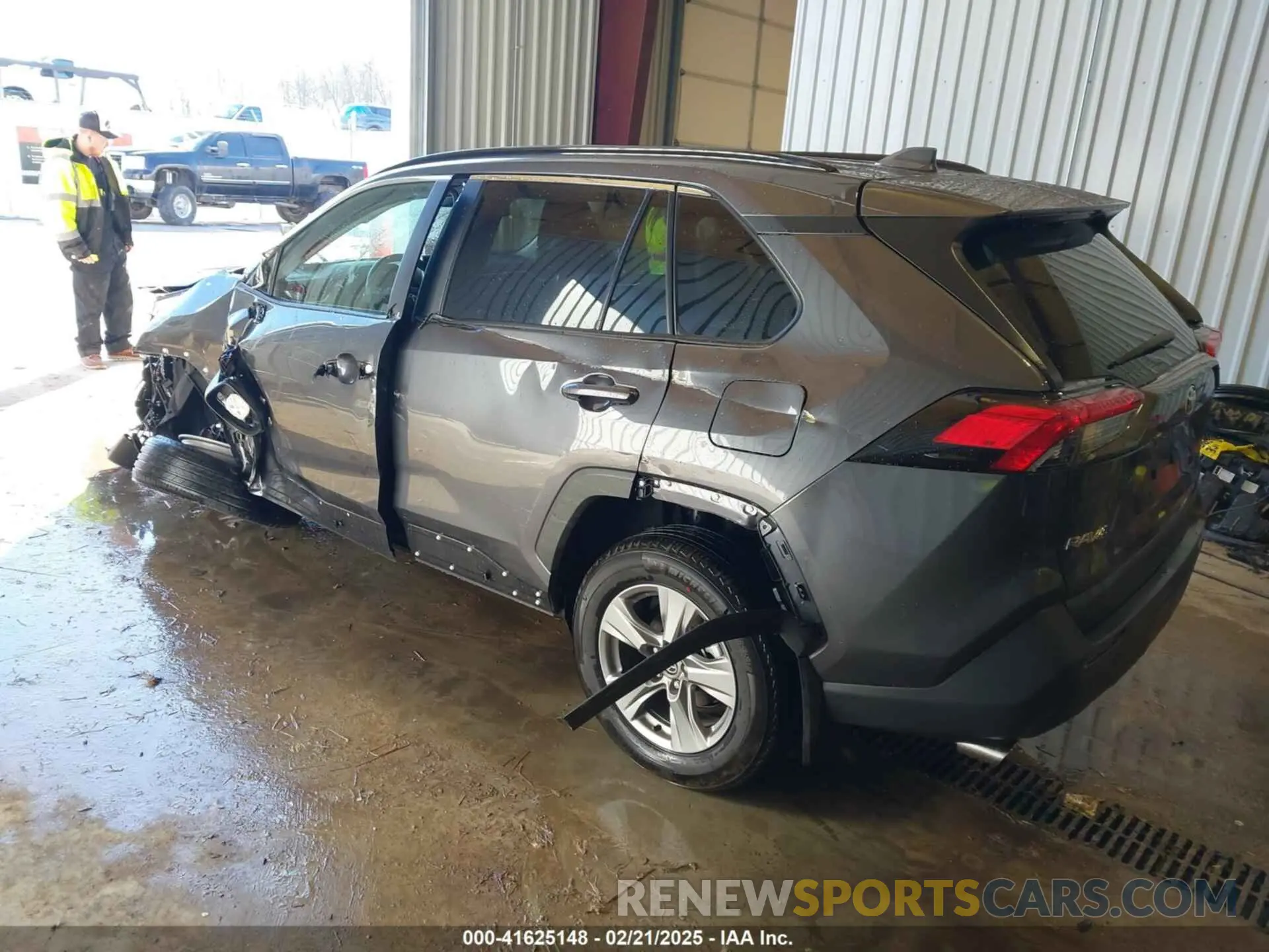 3 fotografías del automóvil dañado 2T3W1RFV2RC298558 TOYOTA RAV4 2024