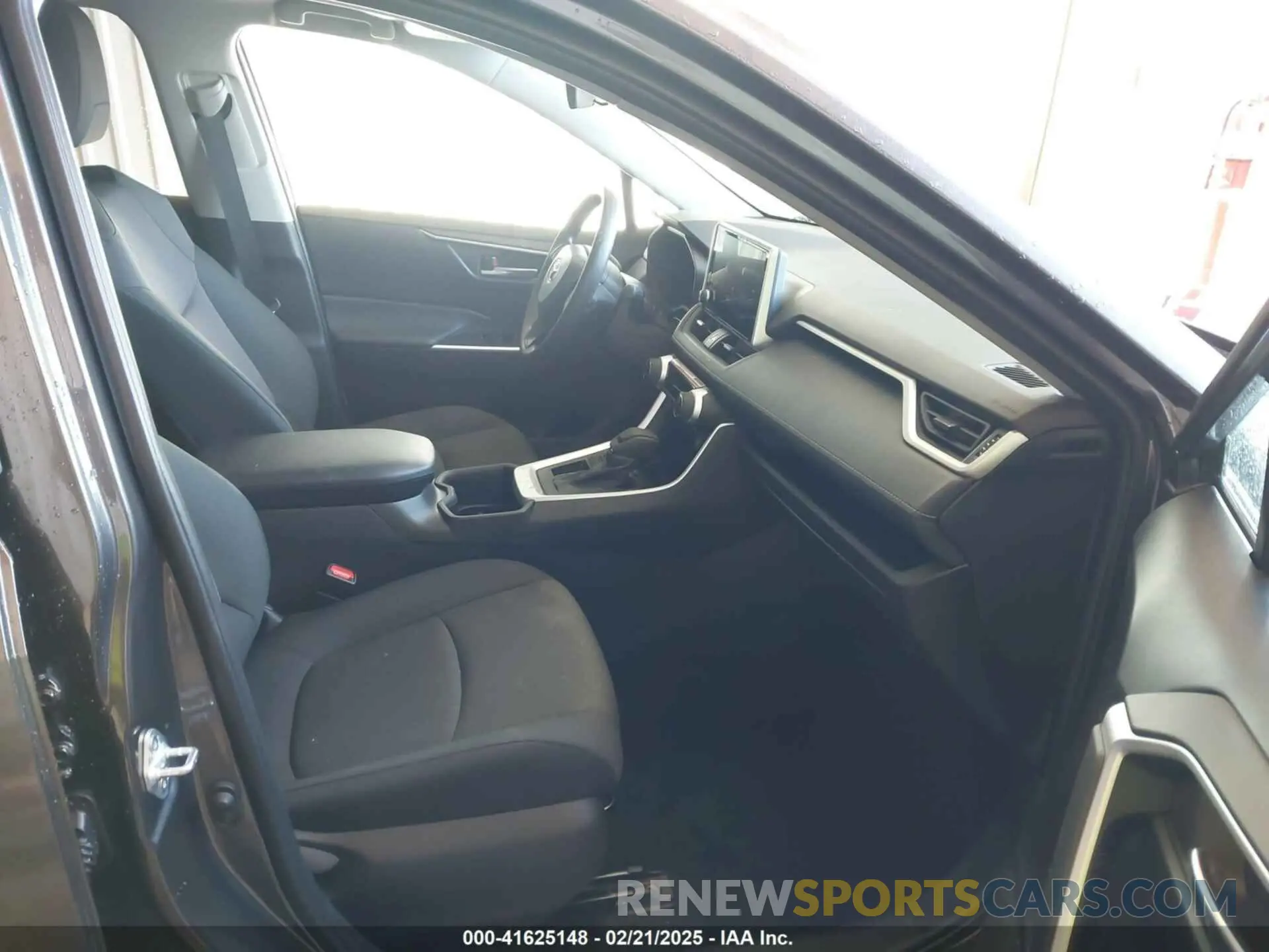 5 fotografías del automóvil dañado 2T3W1RFV2RC298558 TOYOTA RAV4 2024