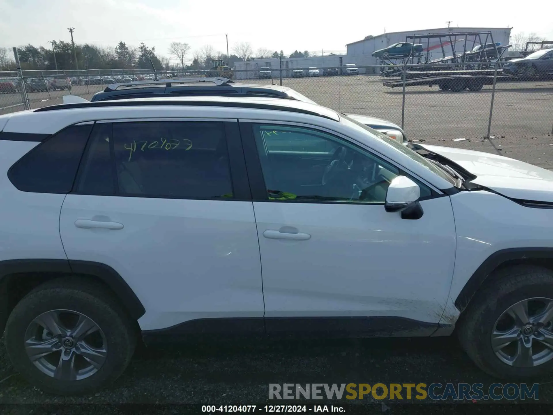 14 fotografías del automóvil dañado 2T3W1RFV2RW333520 TOYOTA RAV4 2024