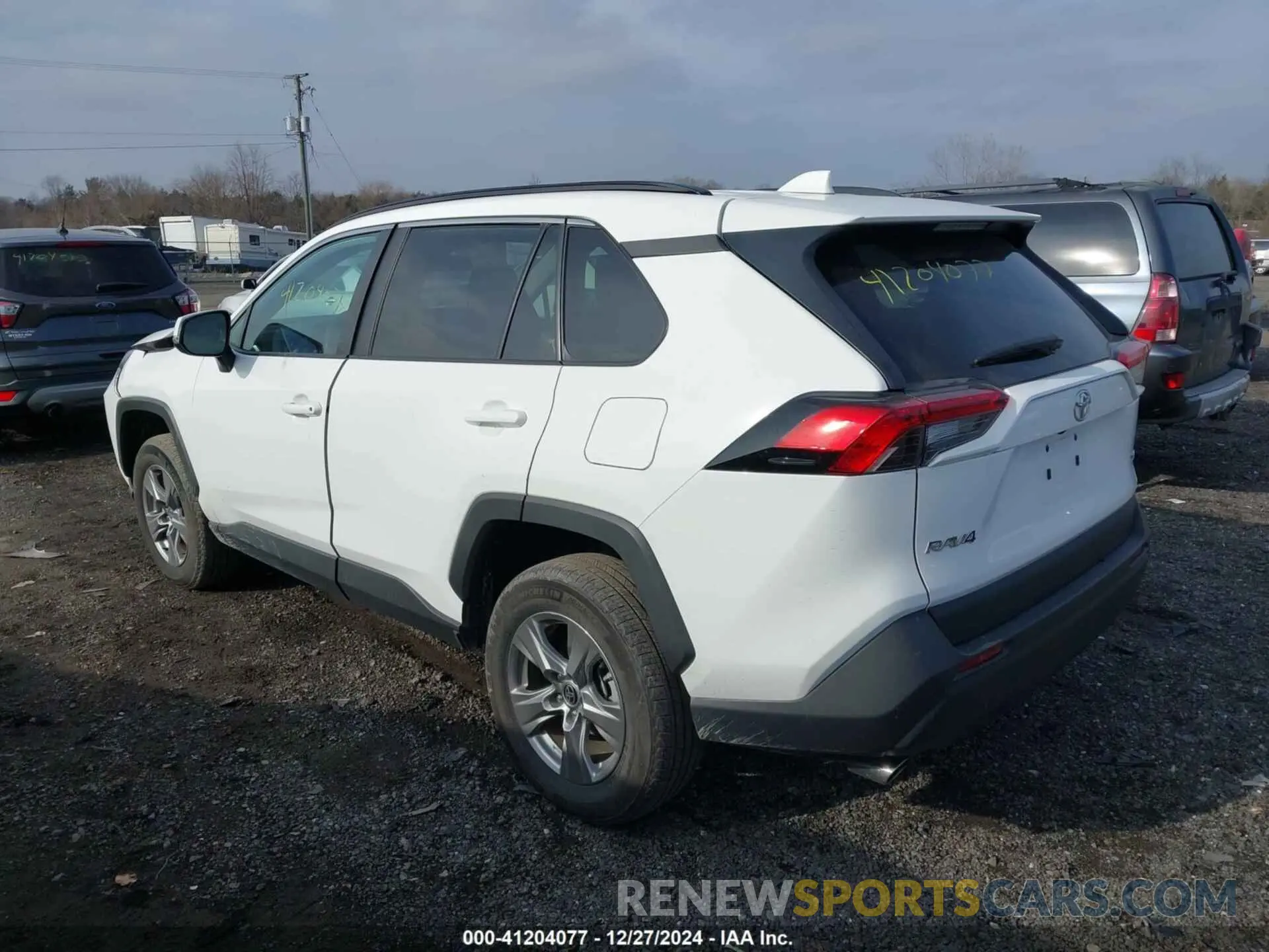 3 fotografías del automóvil dañado 2T3W1RFV2RW333520 TOYOTA RAV4 2024