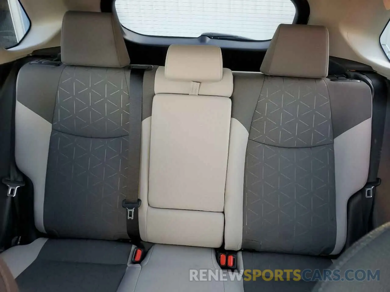 10 fotografías del automóvil dañado 2T3W1RFV2RW350902 TOYOTA RAV4 2024