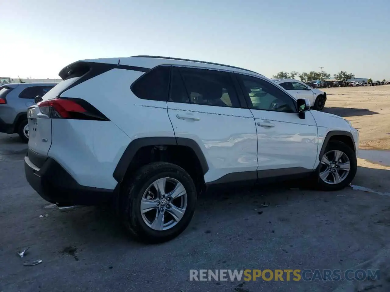 3 fotografías del automóvil dañado 2T3W1RFV2RW350902 TOYOTA RAV4 2024